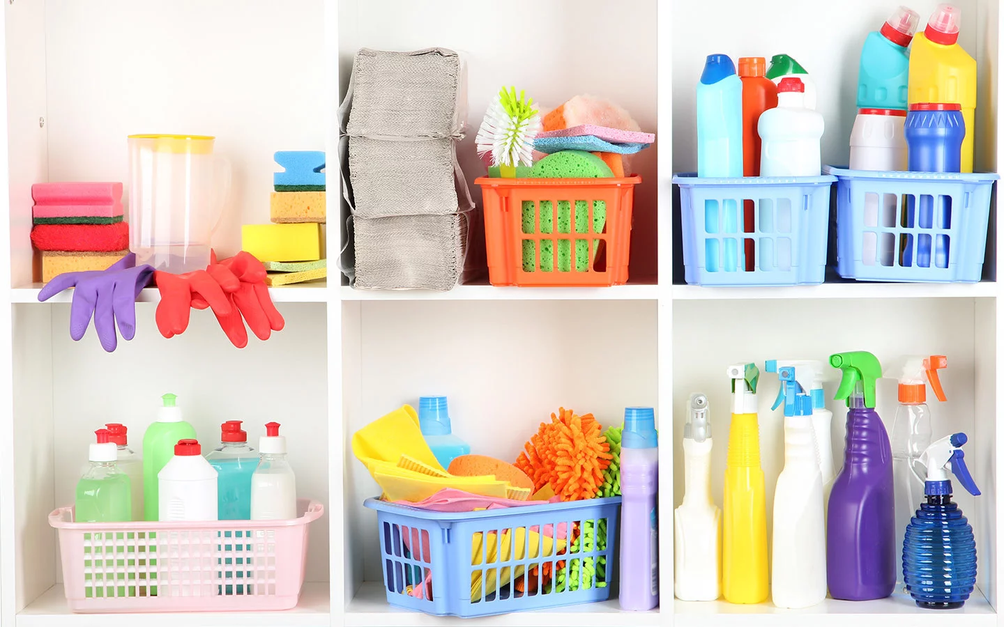 Магия чистоты: Жизненные хаки с бытовой химией для очистки необычных поверхностей